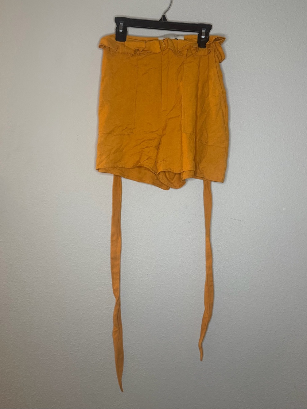 The Jetset Diaries Butterscotch Yellow Gold Linen Tie Shorts NWT $130 Retail